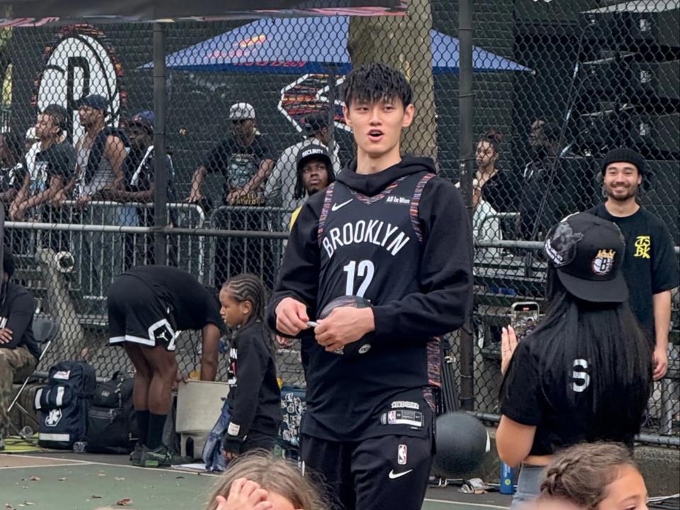 A赛场上明, 赛他也依然, 次犯规